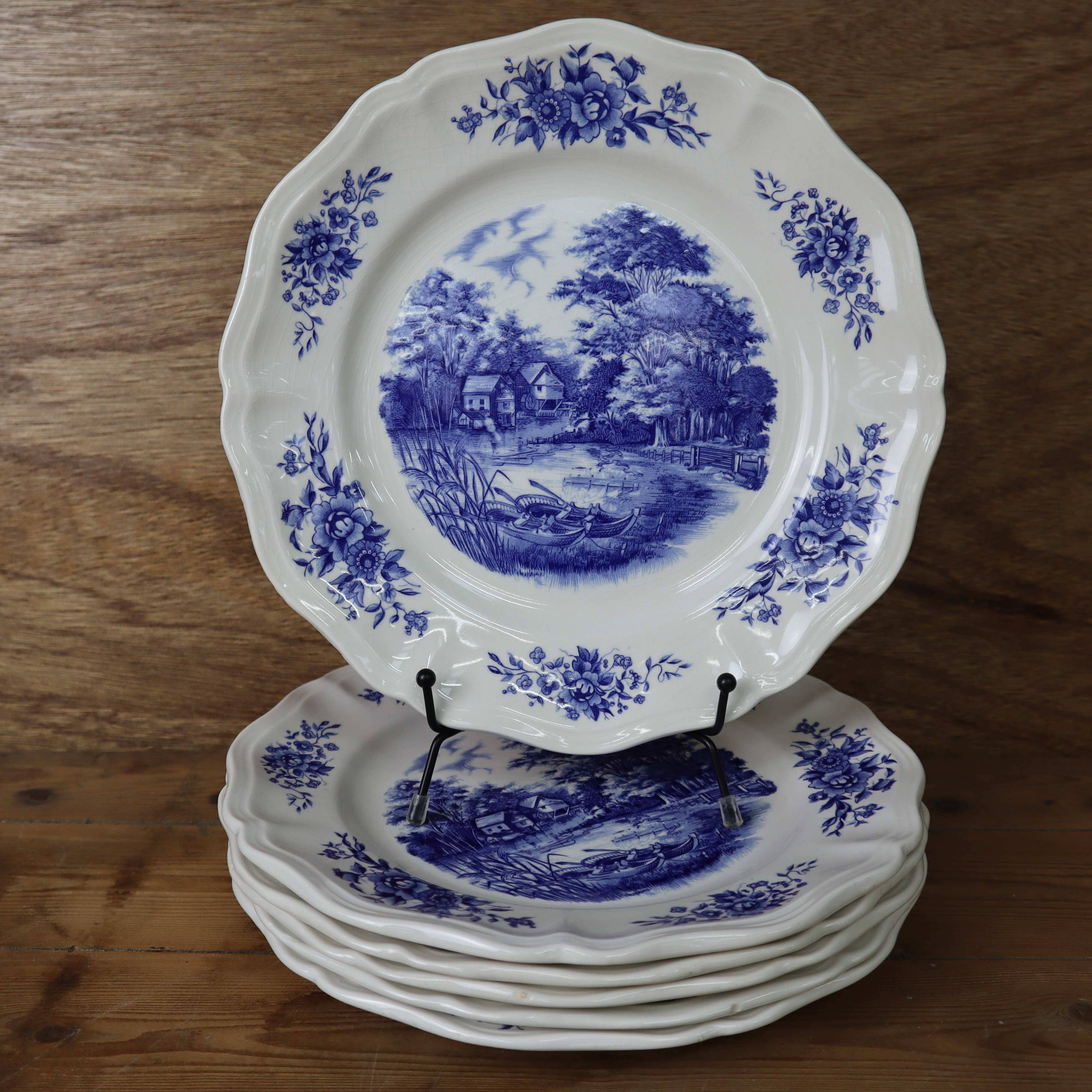 Set of 6 Sarreguemines flat plates, Romantic model, 25.6 cm