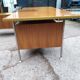 Grand Bureau design 1970 with return. light wood and chrome pietement