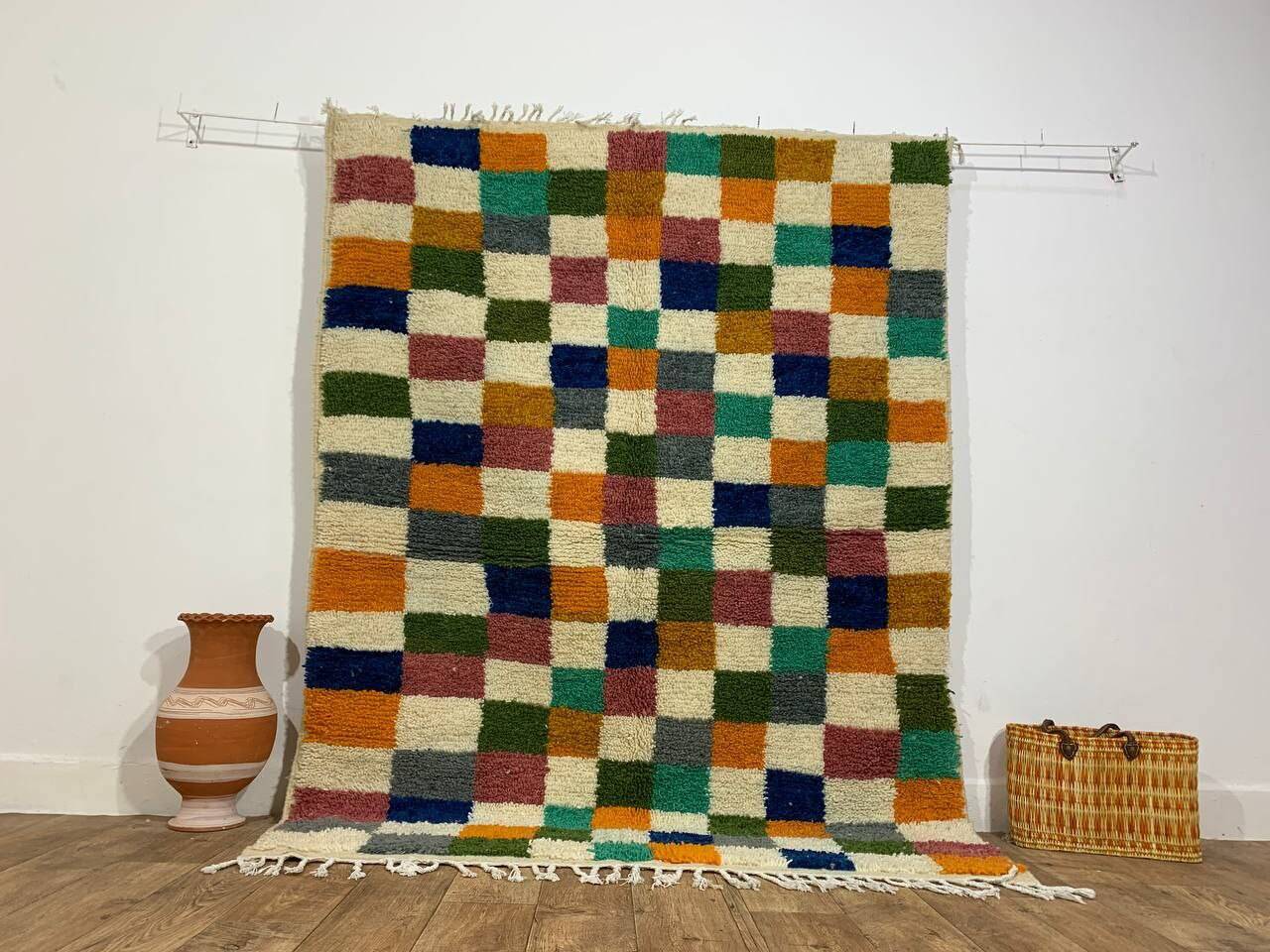 Handcrafted moroccan berber rug 213 x 160 cm