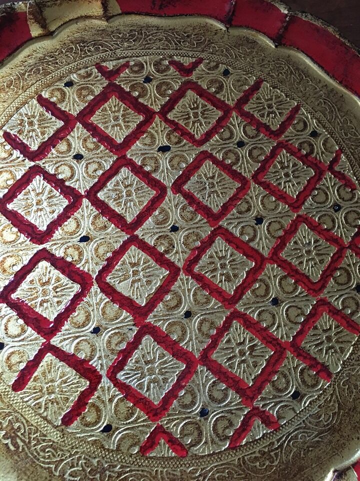 Florentine-style wooden round tray