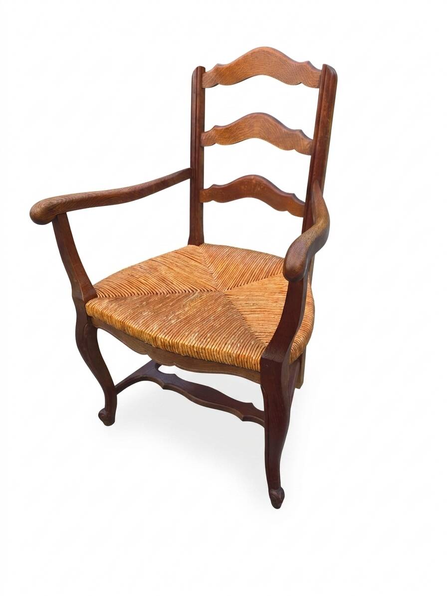 Fauteuil en chêne style Louis XV