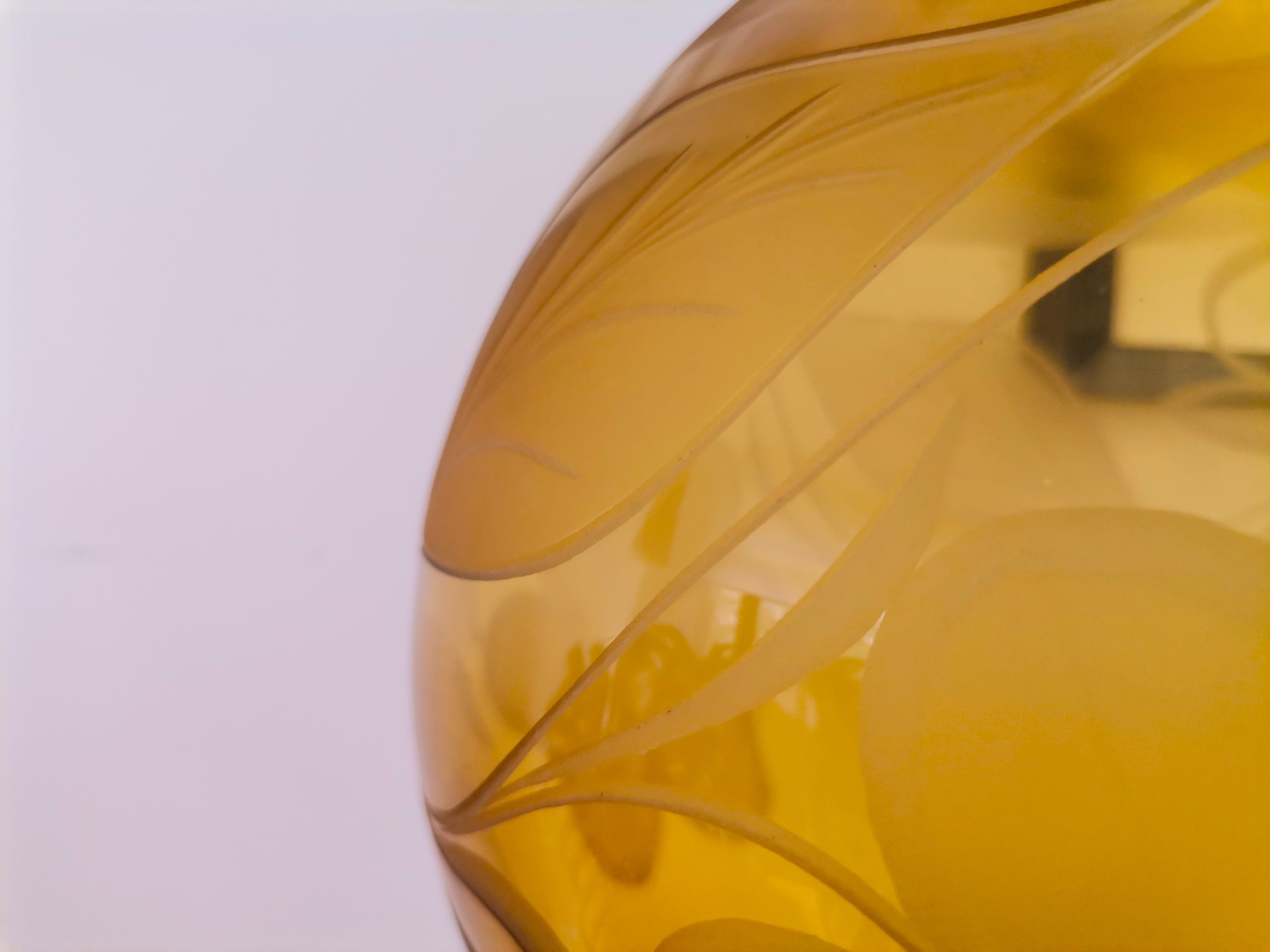 Mid-century italian yellow & green wood and glass table lamp