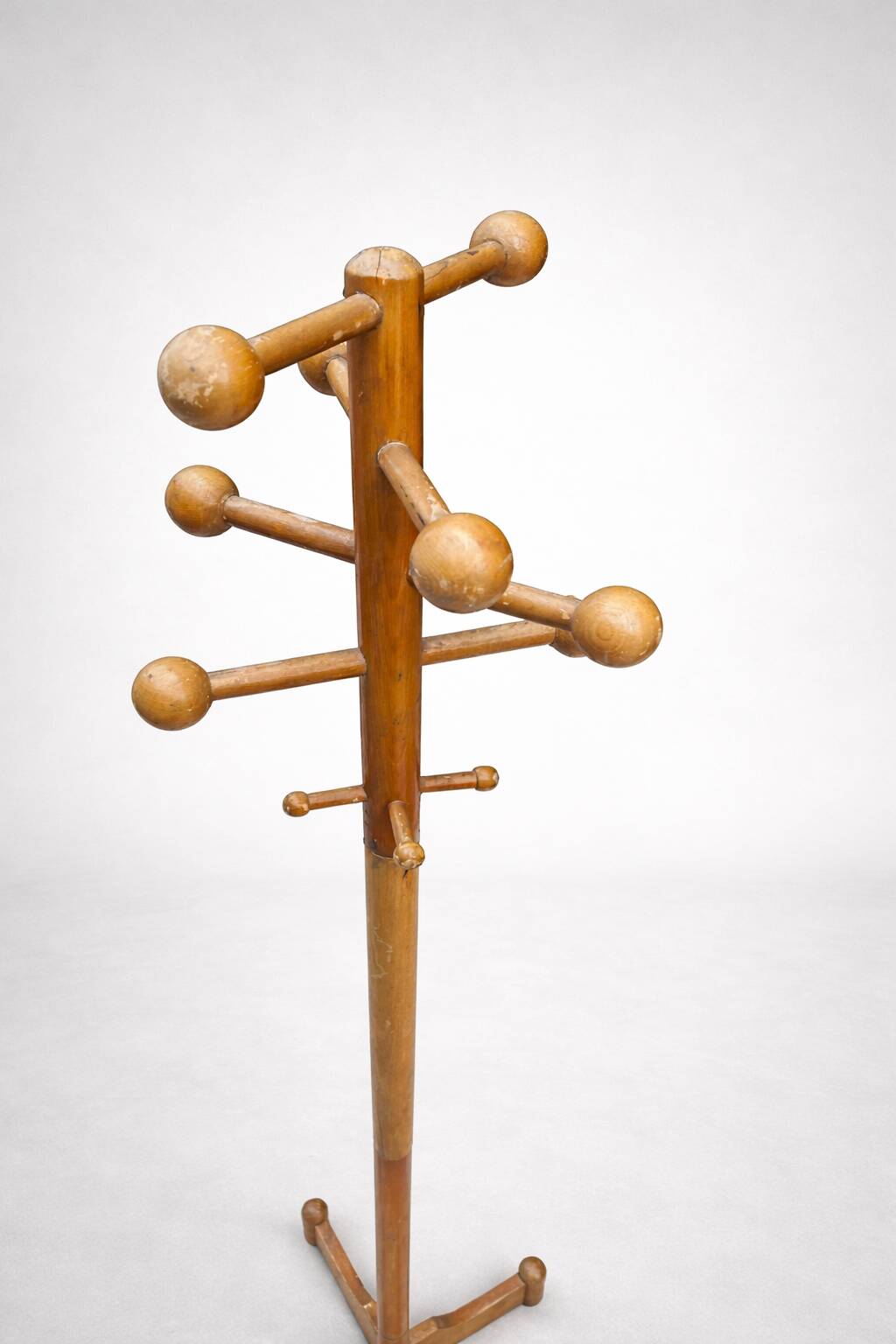 Vintage turned wooden coat rack – 1970s design – authentic patina