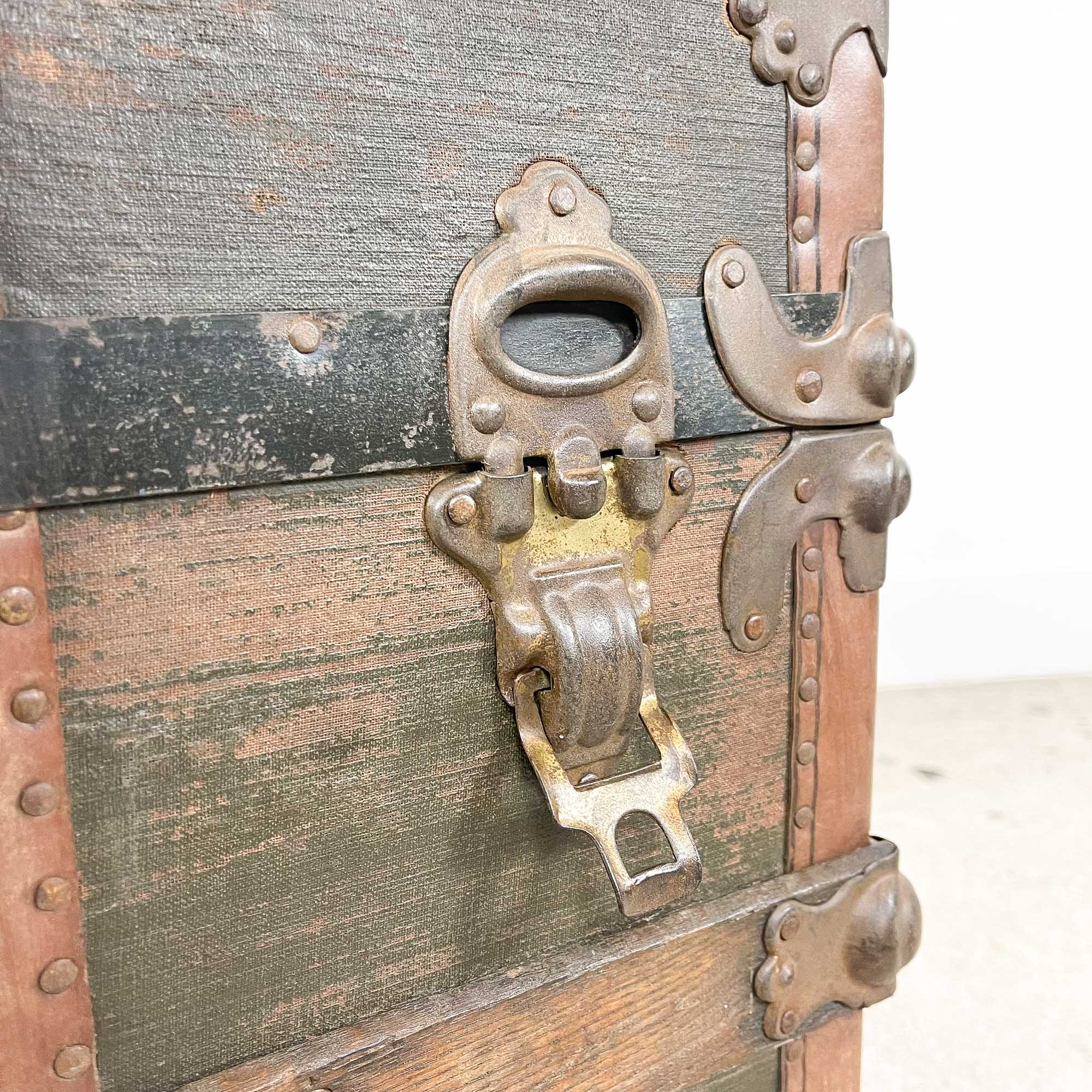 Antique american trunk chest 1900s