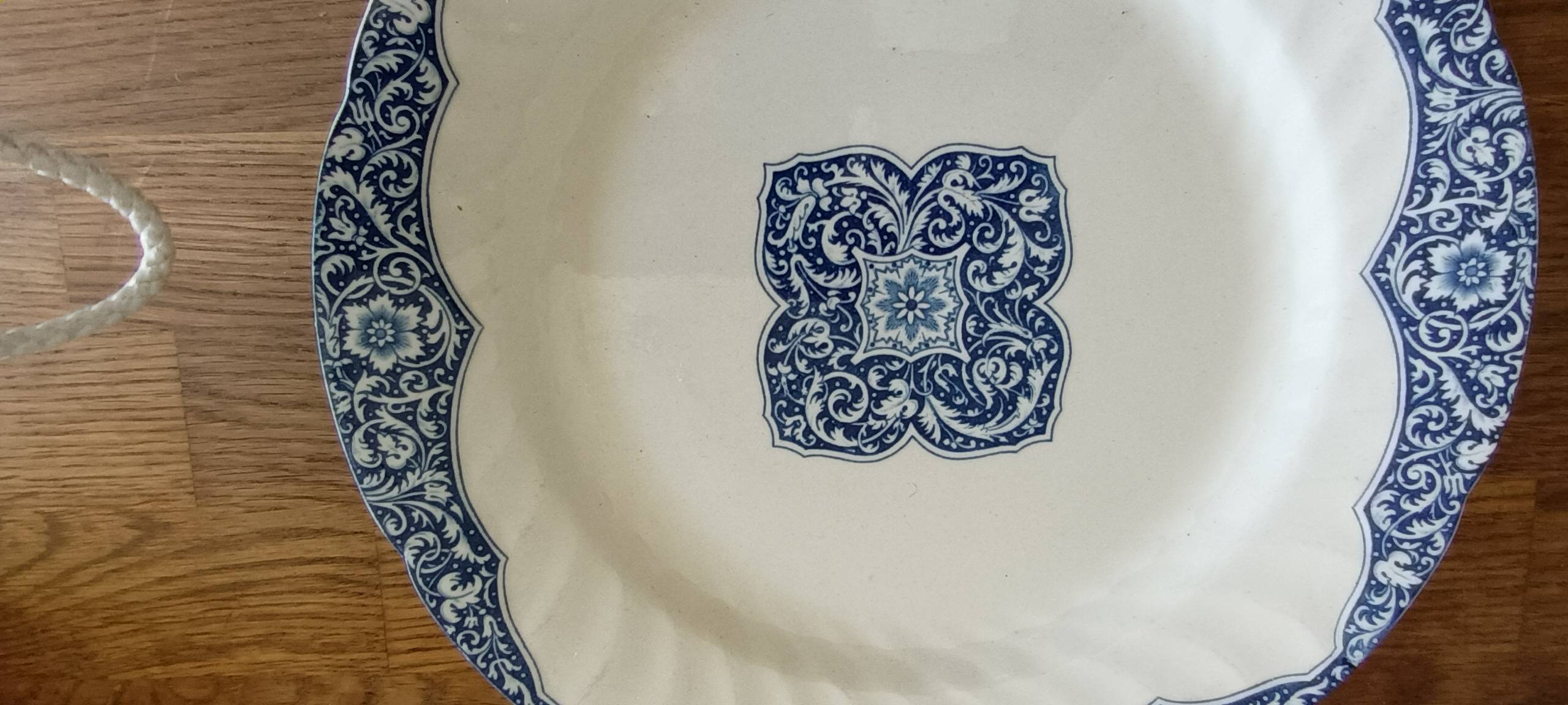 Moorish deep plates from Gien