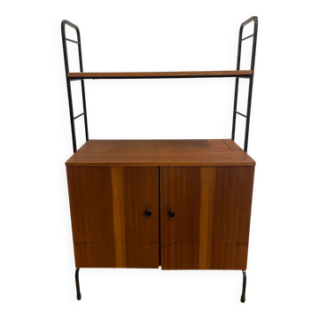 Small piece of furniture on legs