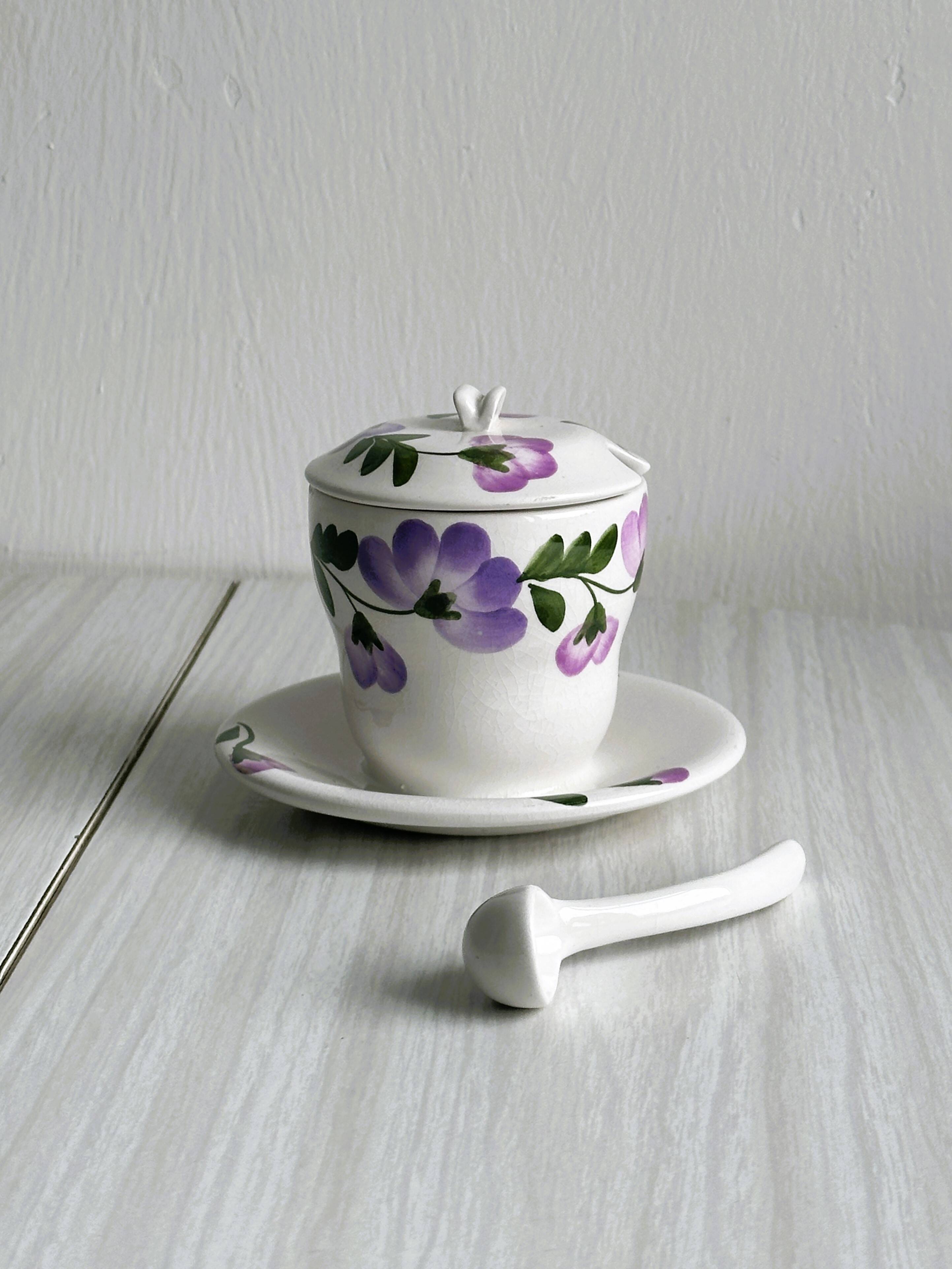 Sugar bowl, jam or honey pot hand painted "Richard Ginori", made in Italy.