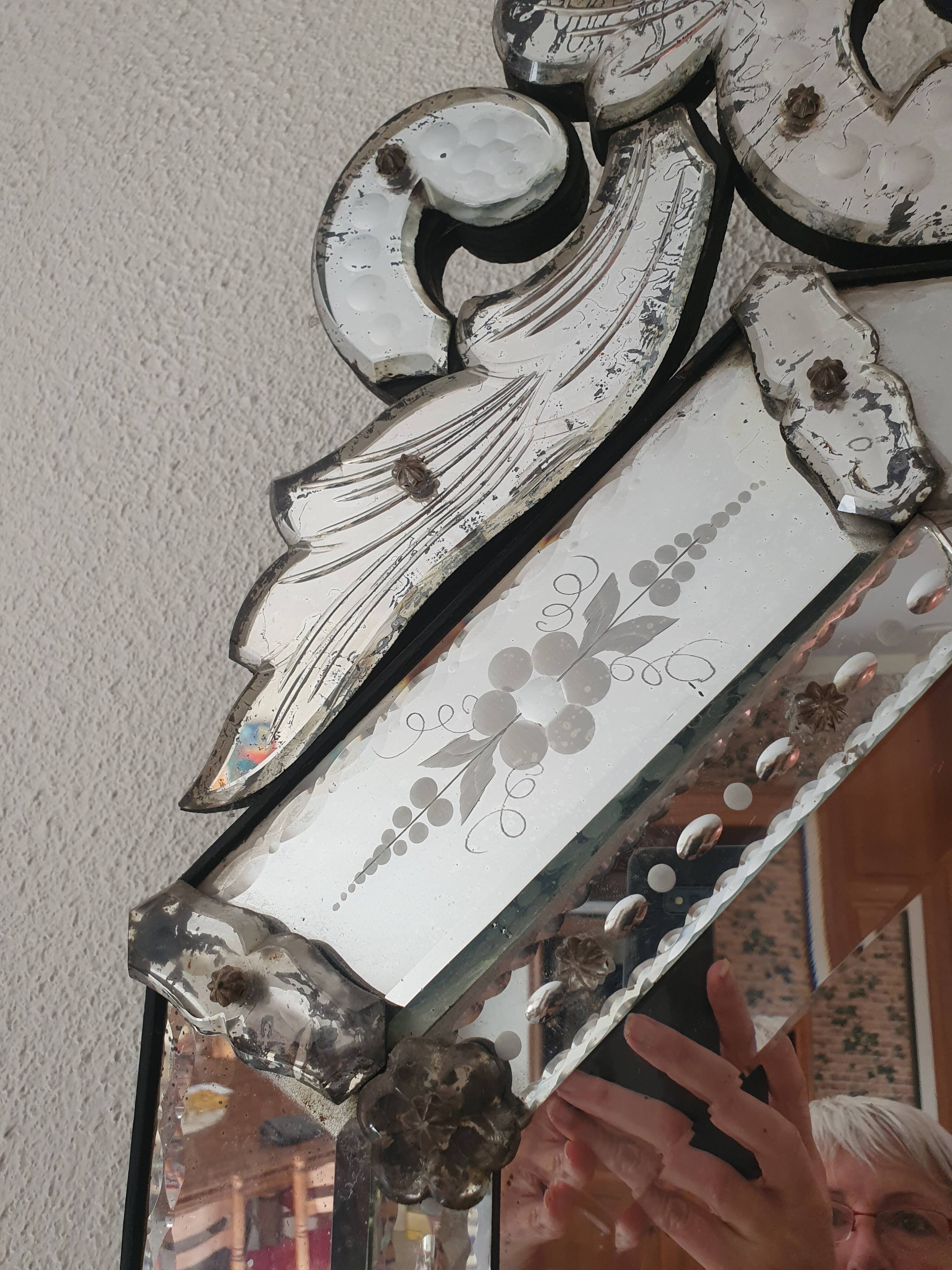 Antique Venetian mirror from the late 19th century – bevelled glass & engraved decoration – 124 x 68