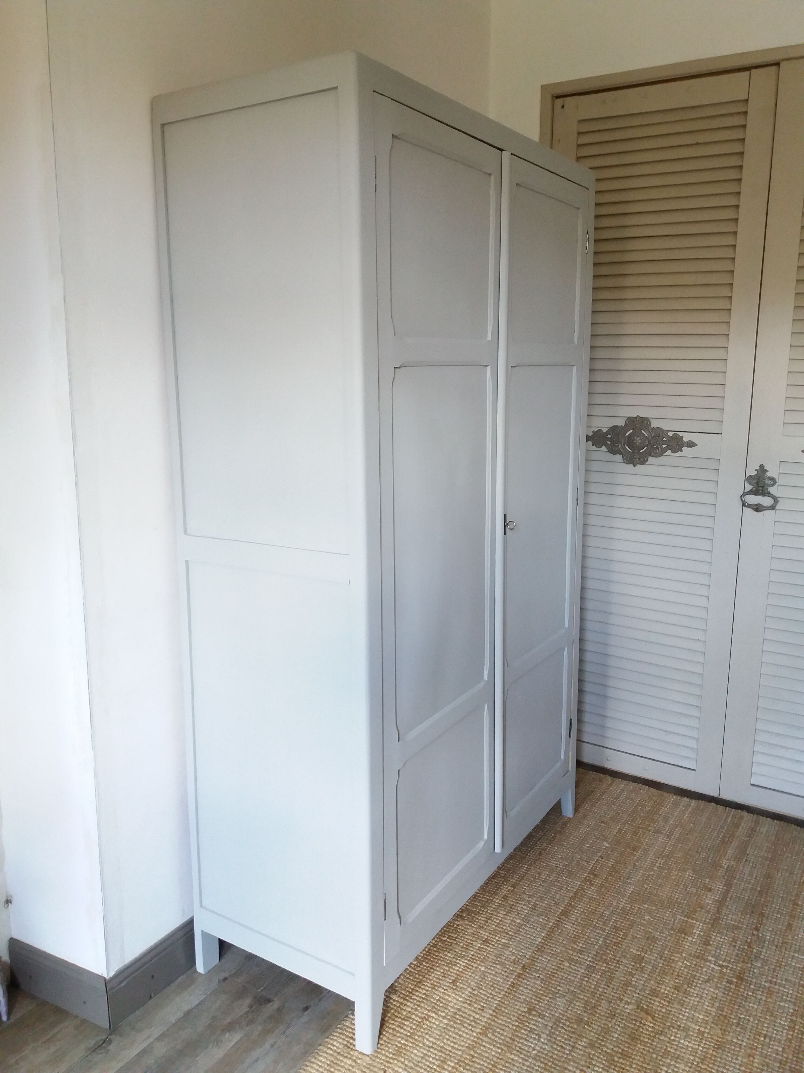 Armoire parisienne