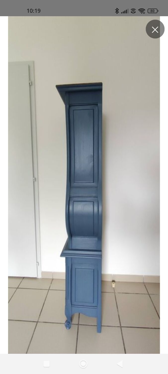 Comtoise shelf