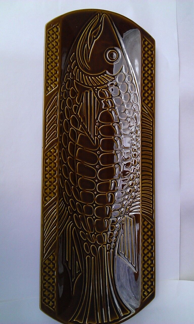 Dish Digoin fish relief 61cm khaki brown