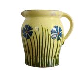 Pichet ancien en faïence française orné de fleurs peintes à la main