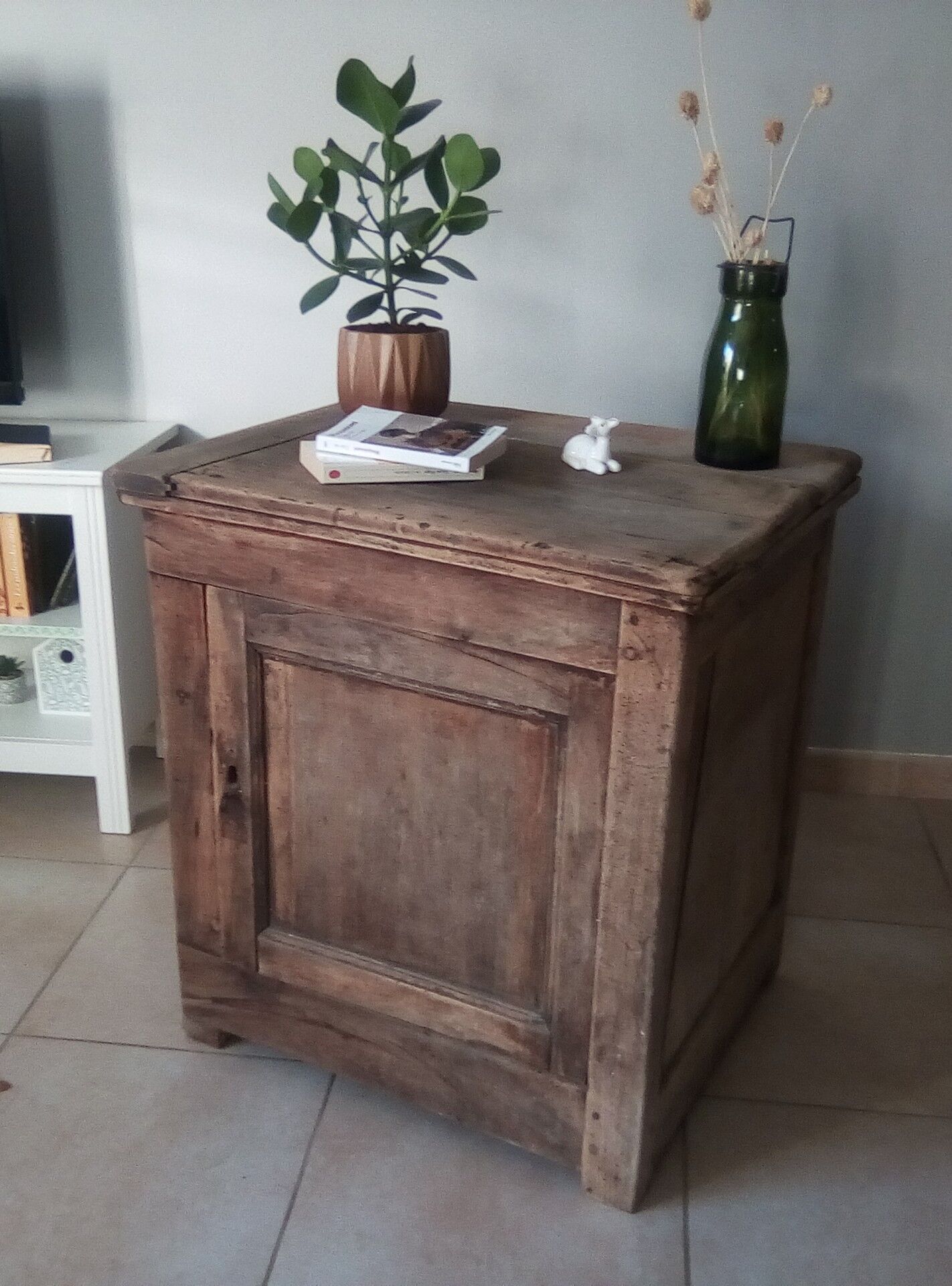 Old farmhouse jam maker