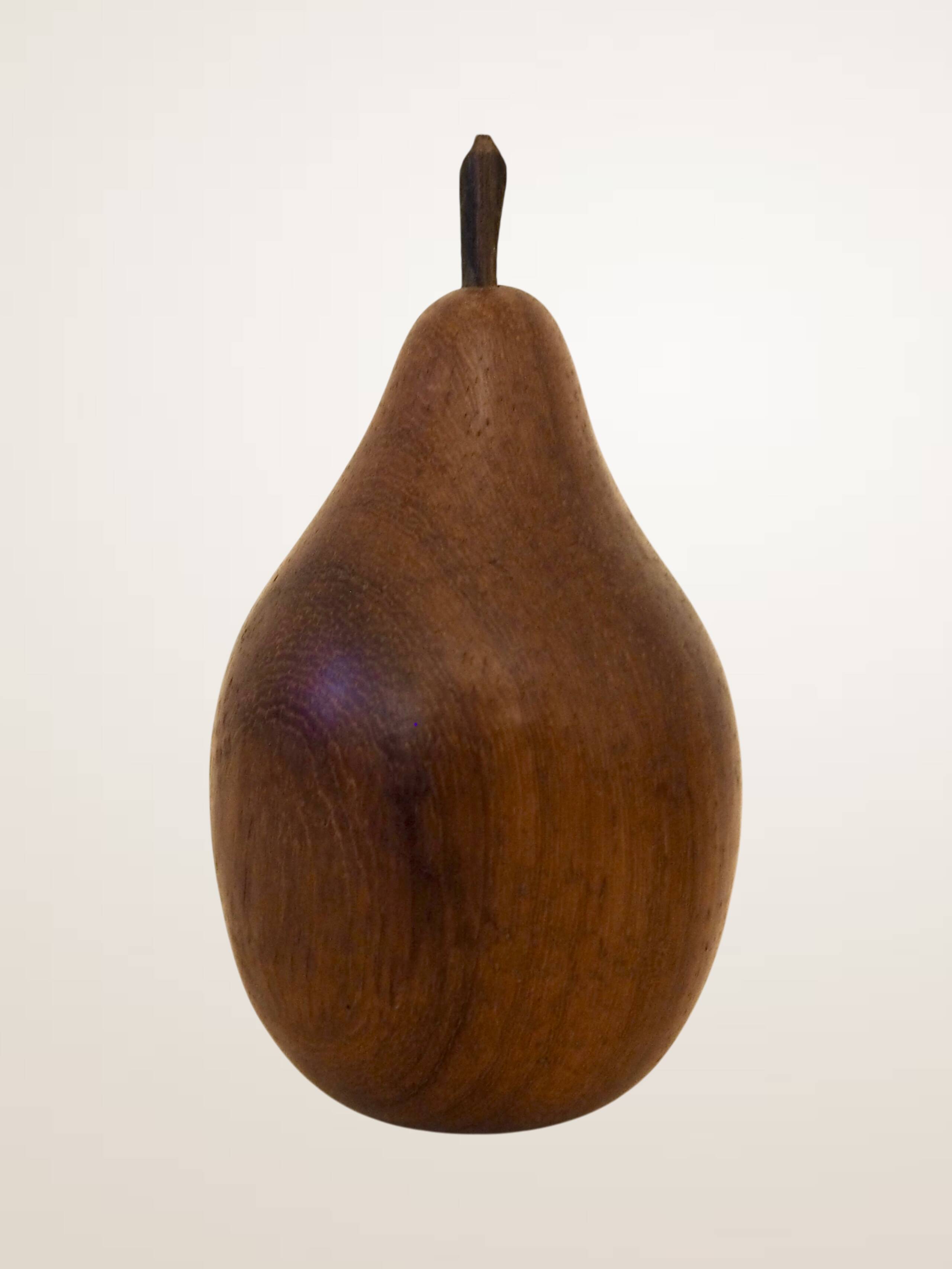 Ensemble de cinq fruits décoratifs en teck