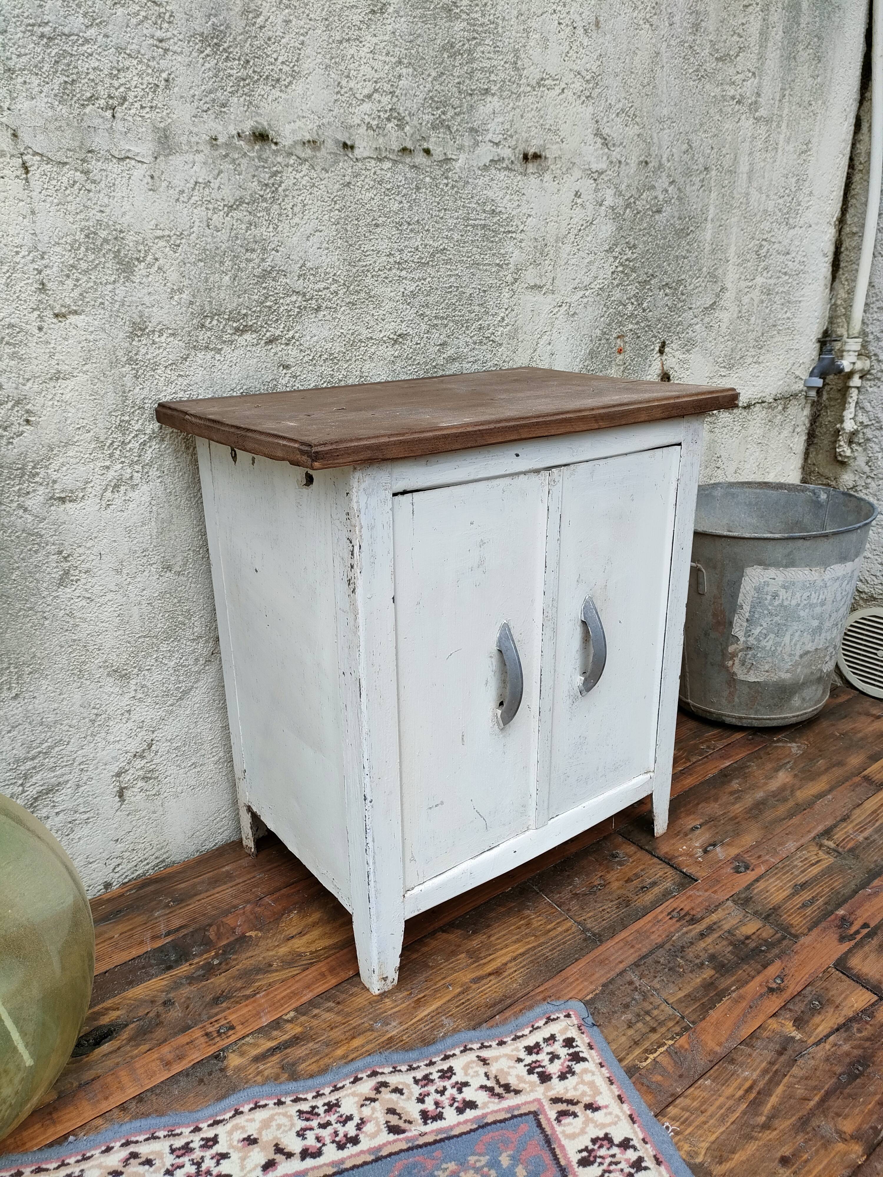 Buffet parisien en métal