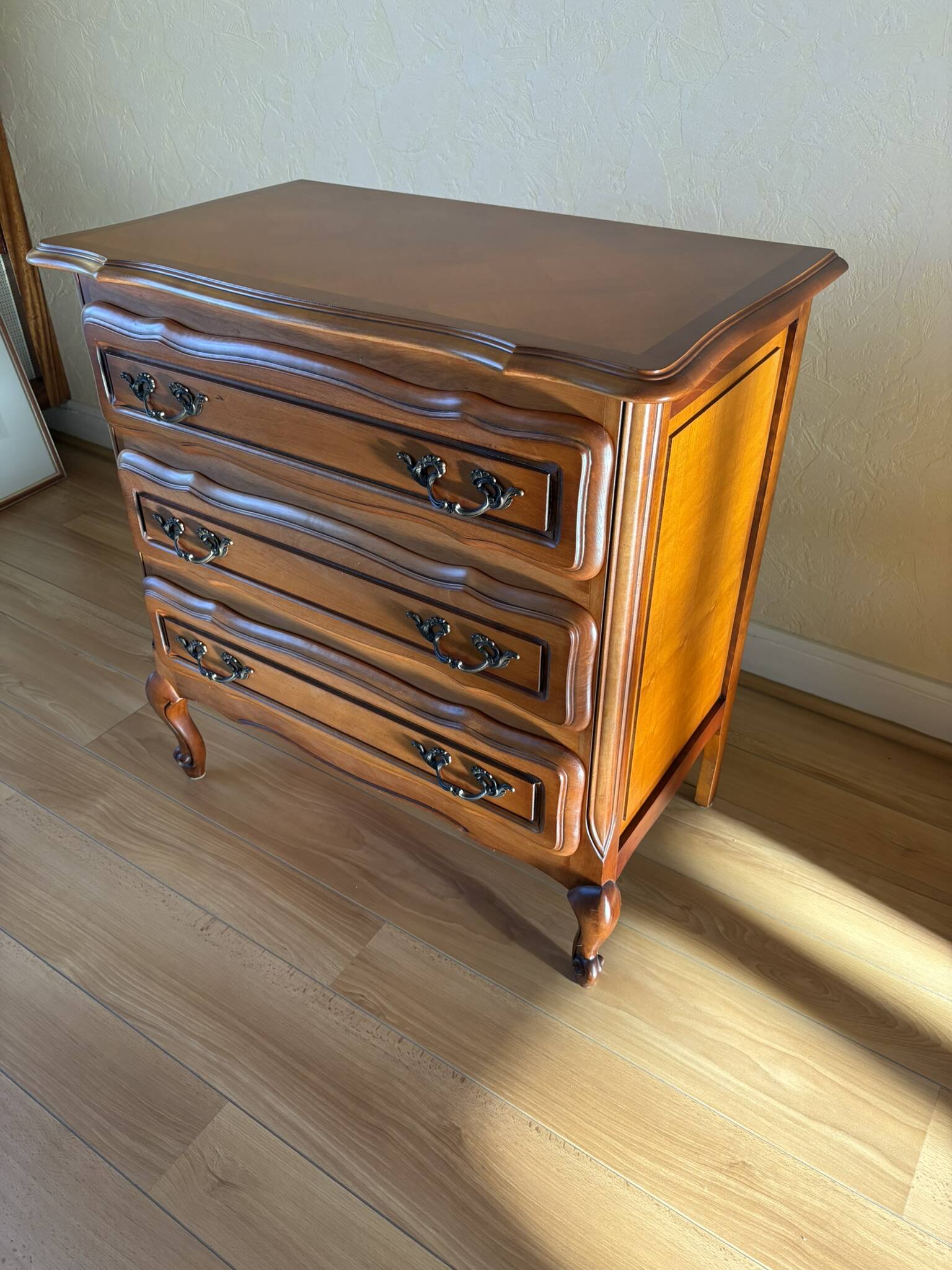 Vintage wooden chest of drawers, Louis XV style with curved drawers