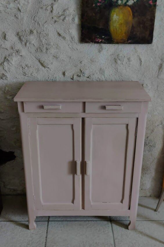 Pink Parisian buffet