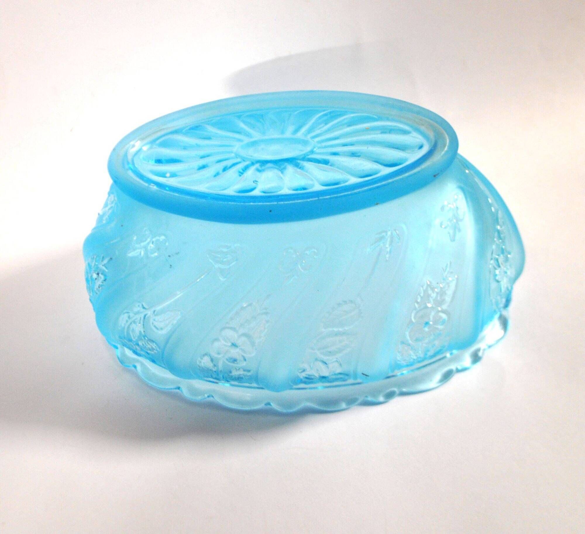 Old oval coupe basket in moulded blue glass, frosted acid, 1900.