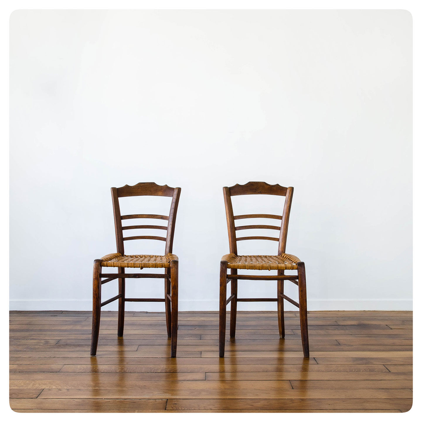 4 old flying chairs with natural canning seat
