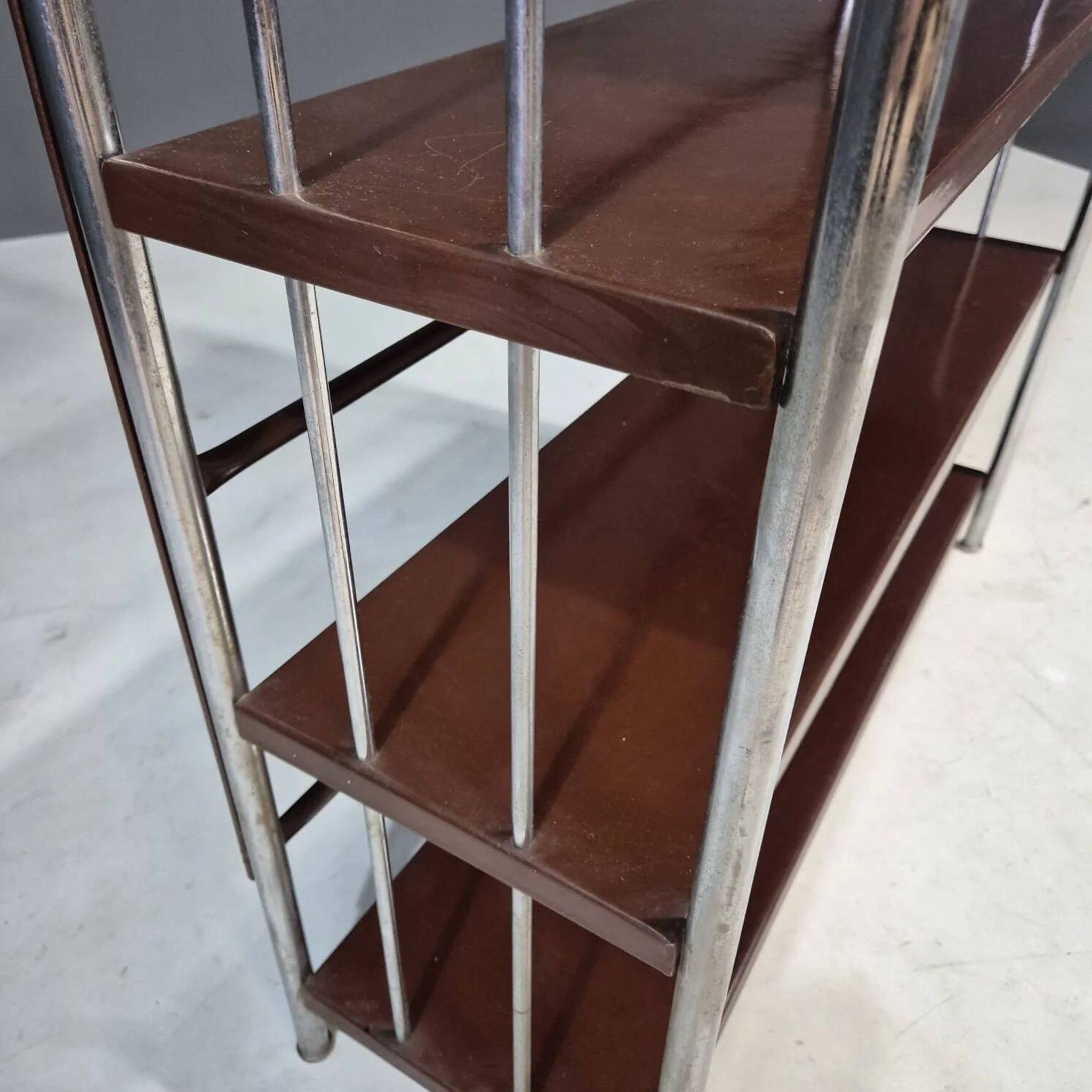 Chromed Bauhaus shelf in bent steel and sheet metal, Europe 1930s