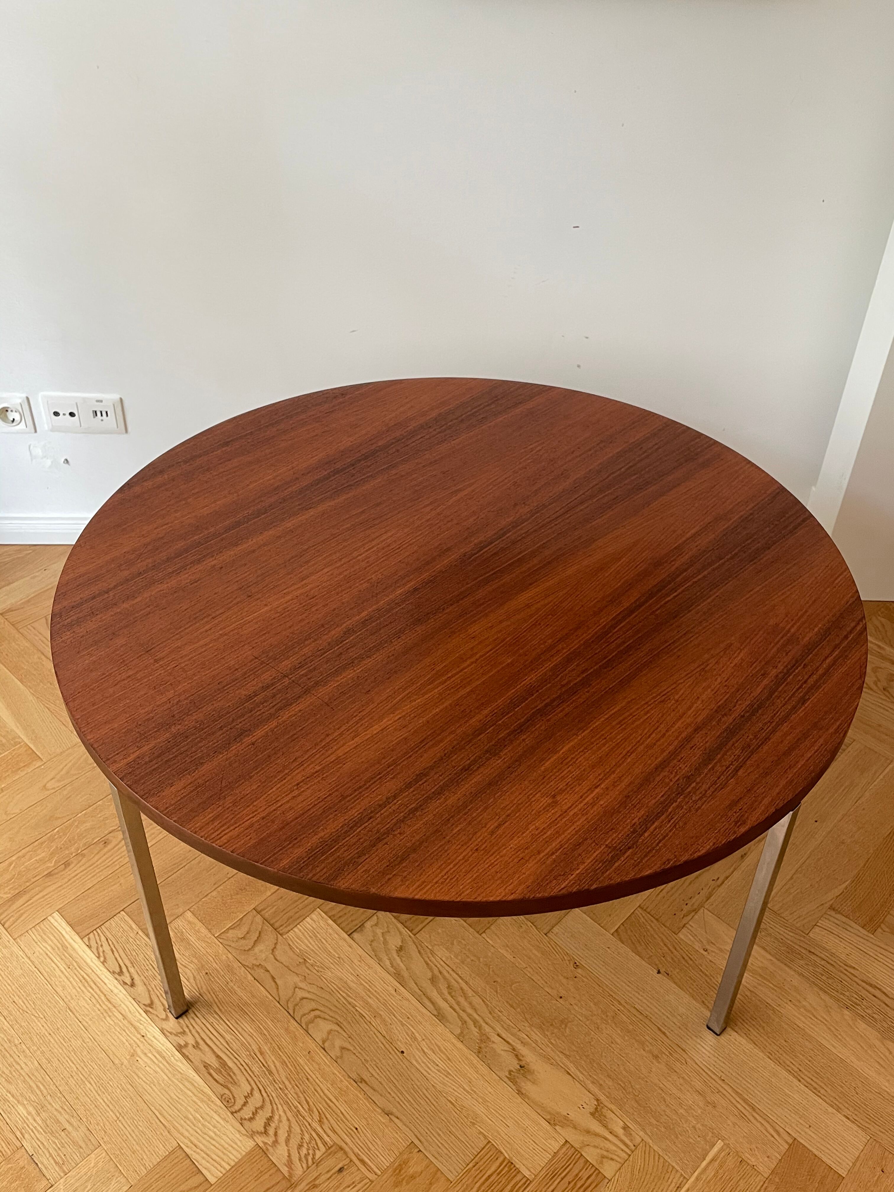 Florence Knoll round Coffee Table in Palisander 1960s