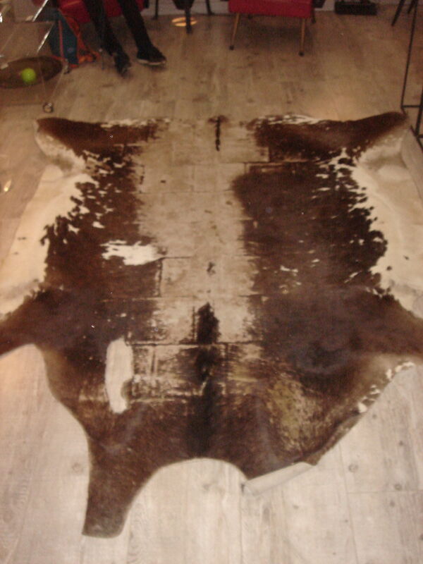Peau de vache tannée années 70 - 77x95cm