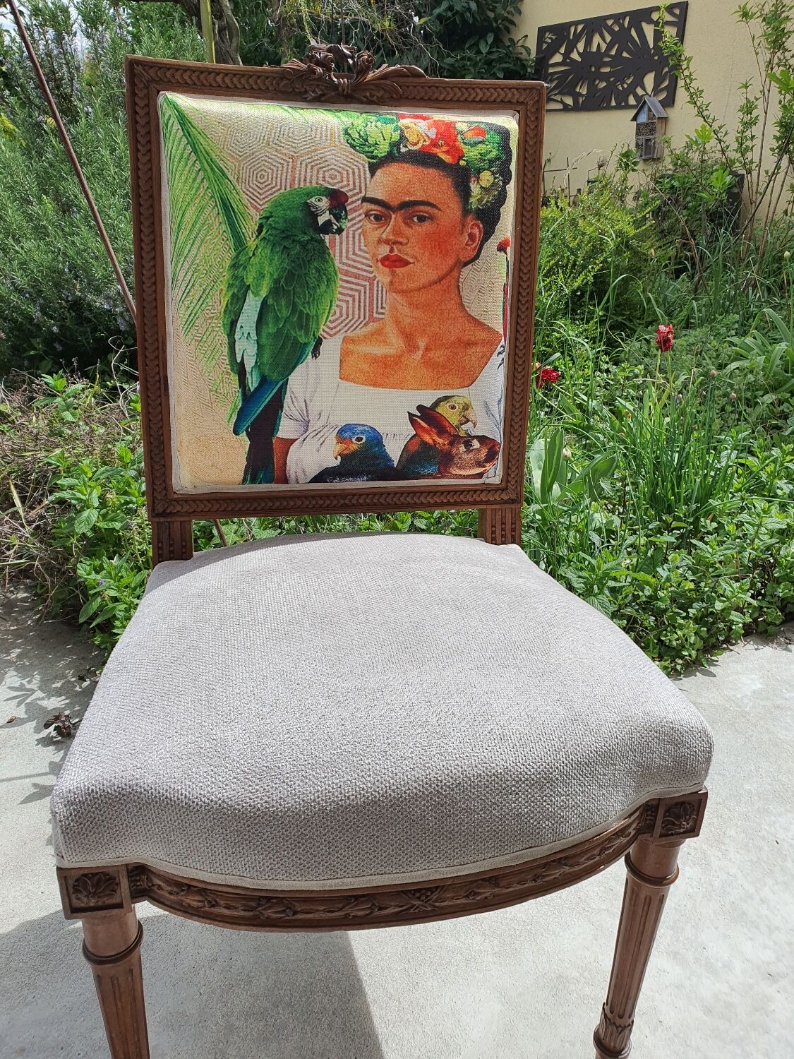 Frida Kahlo chair