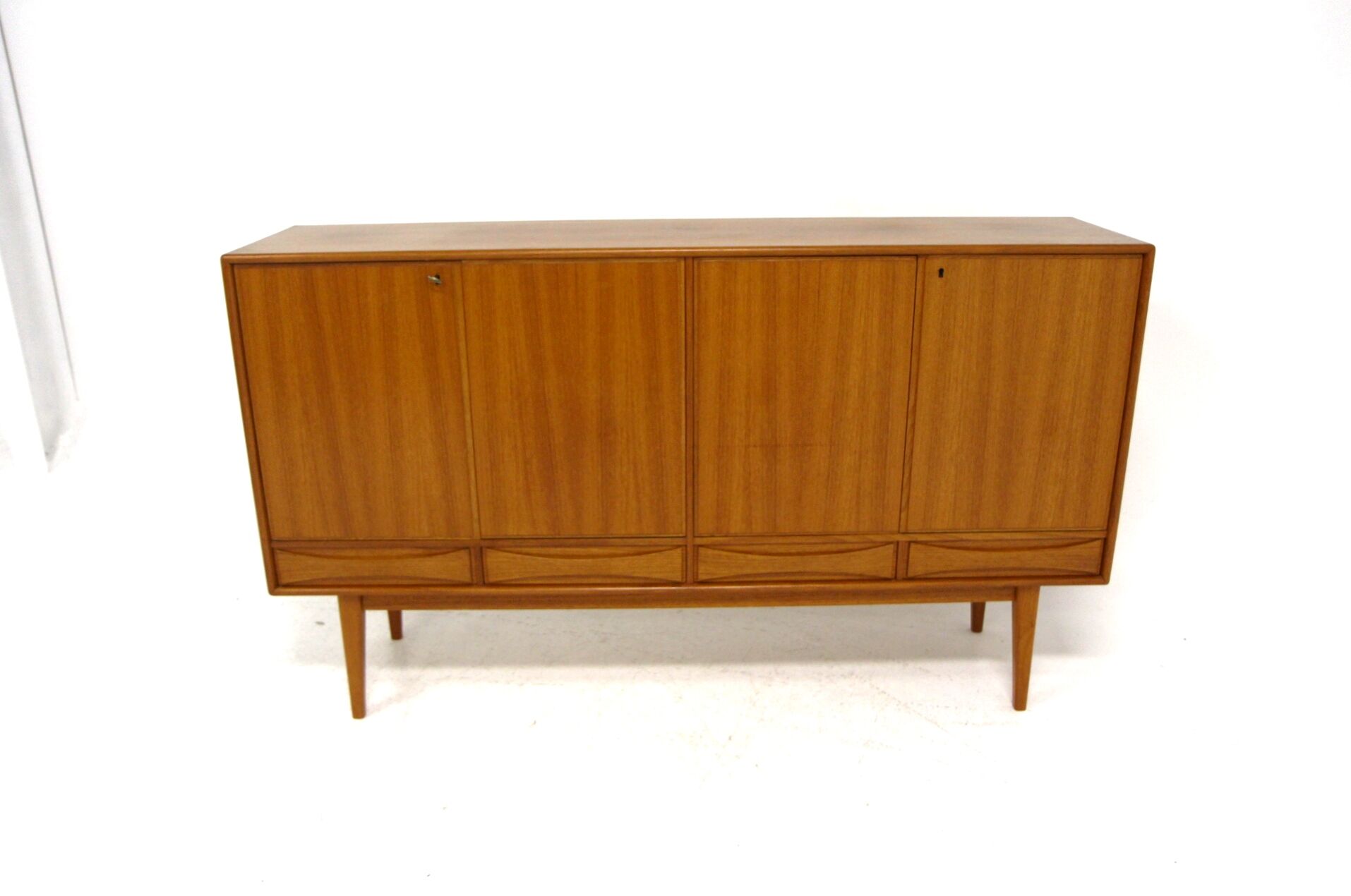 Scandinavian Teak enfilade Möbelfabriken Linden Sweden 1960