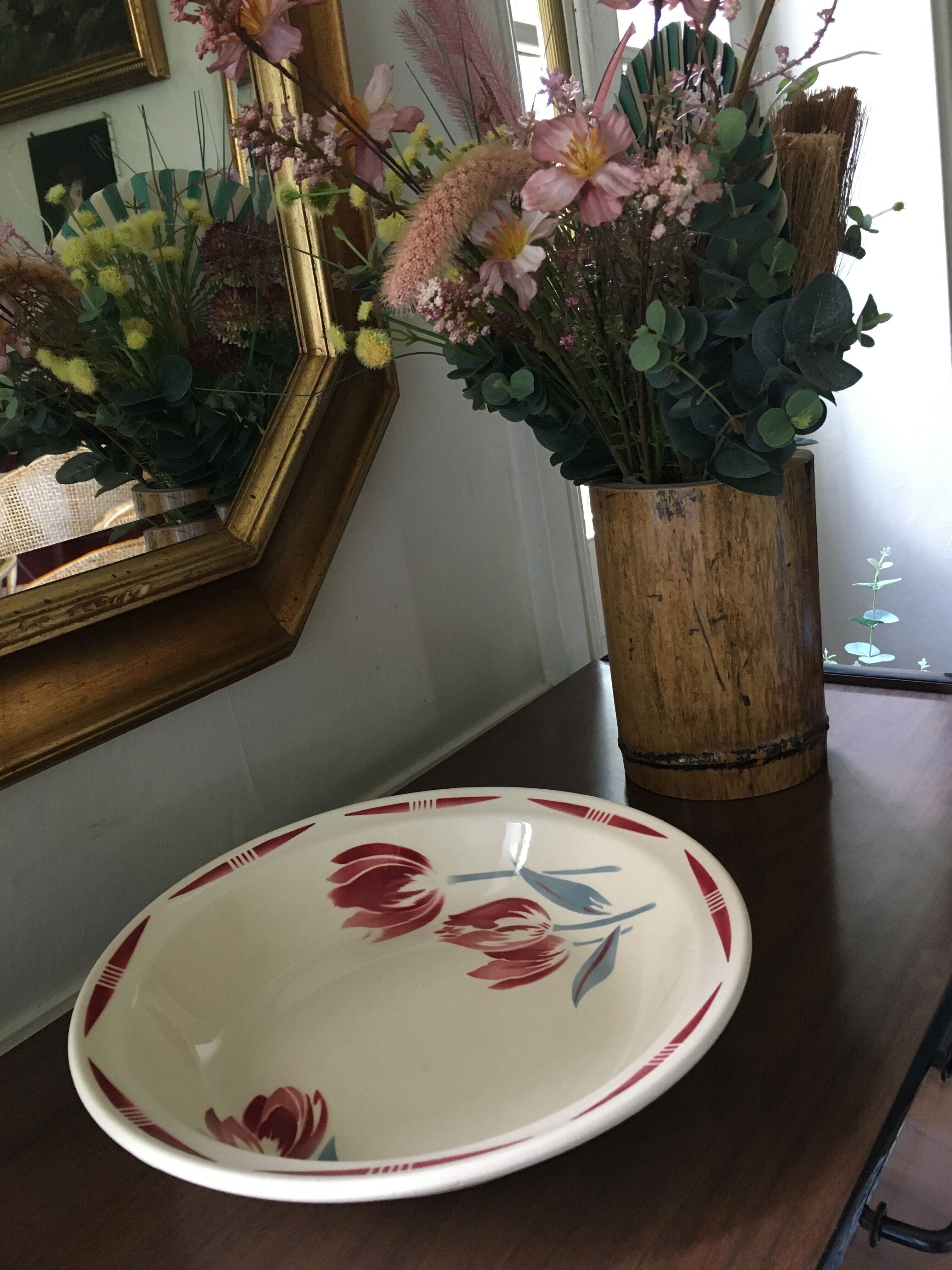 Round hollow earthenware dish