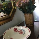 Round hollow earthenware dish