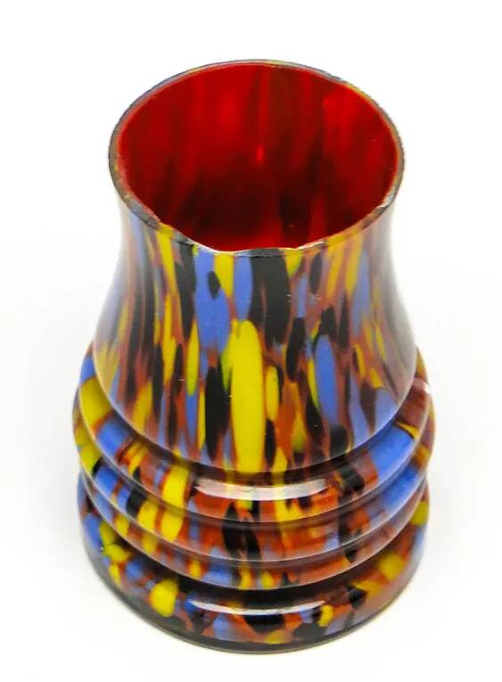 Vase en verre Spatterglass Art Déco, en verre, Tchécoslovaquie, années 1930