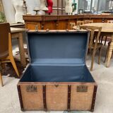 Old travel trunk "Be a Father" Lille