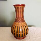 Vase en rotin tressé