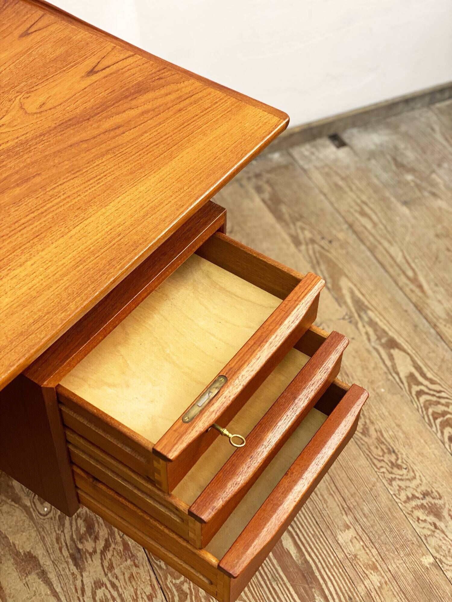 Mid-Century Danish Teak Desk by Peter Løvig Nielsen for Hedensted Møbelfabrik, Denmark, 1970s