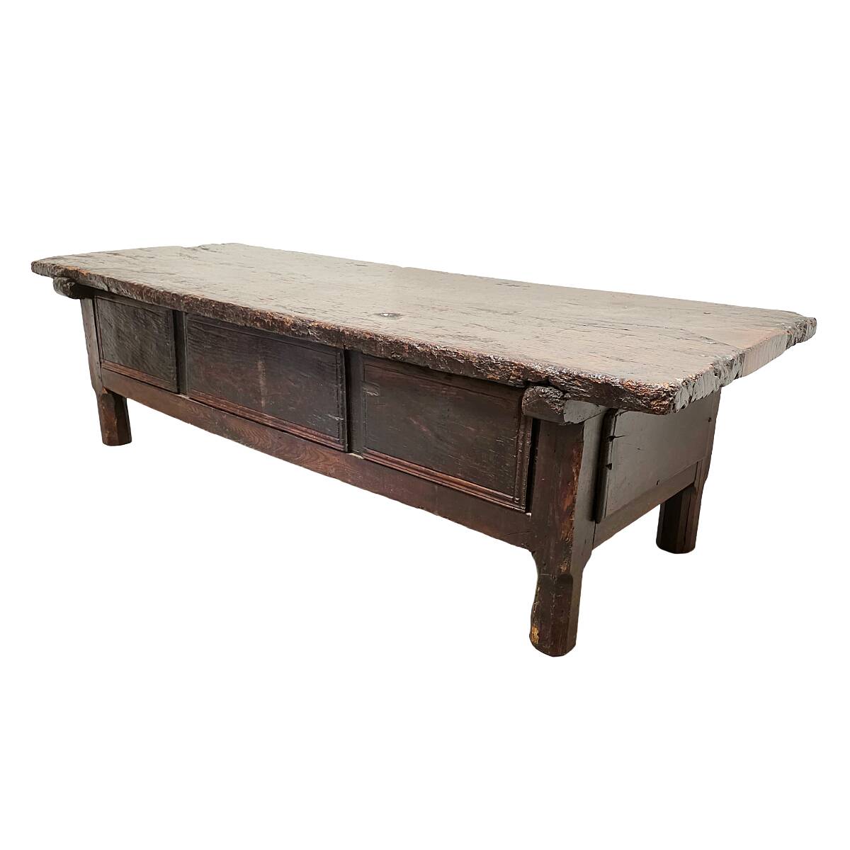 18th century Spanish chestnut wood coffee table