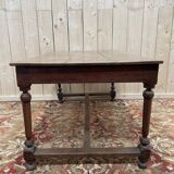 Bureau de style Louis XIII en noyer