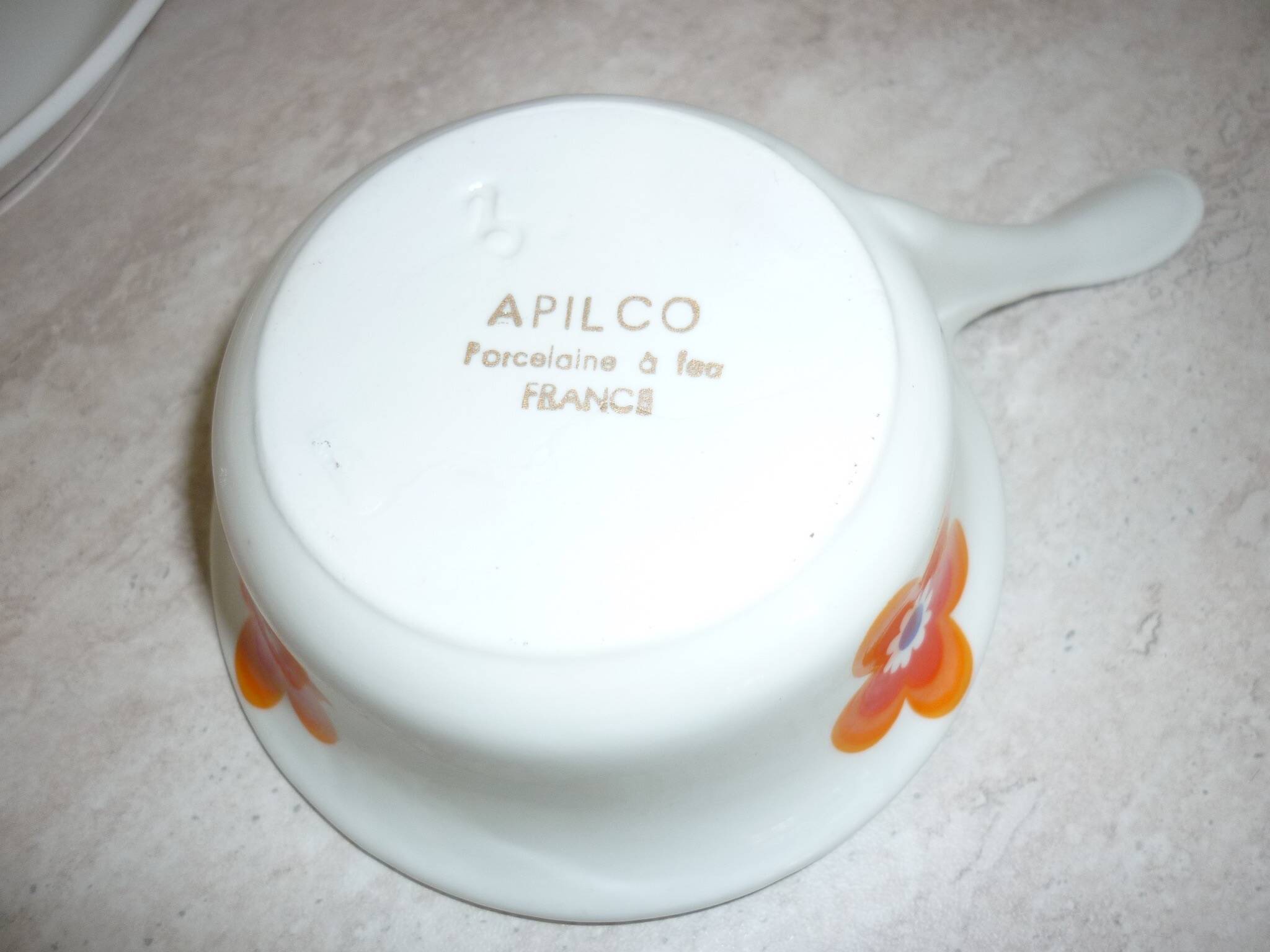 Vintage APILCO bowls and frying pans