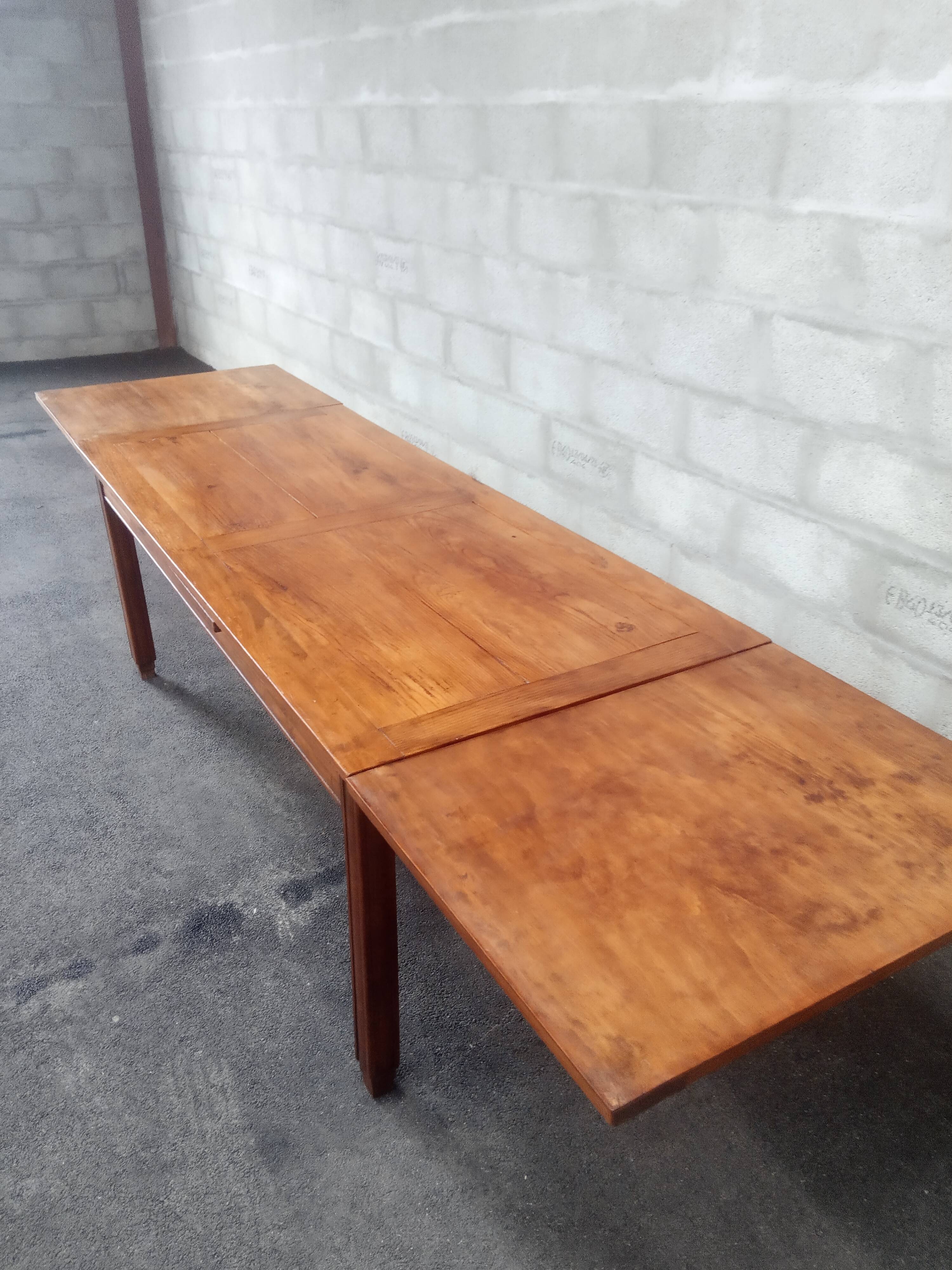 Old farmhouse table 12/14 people