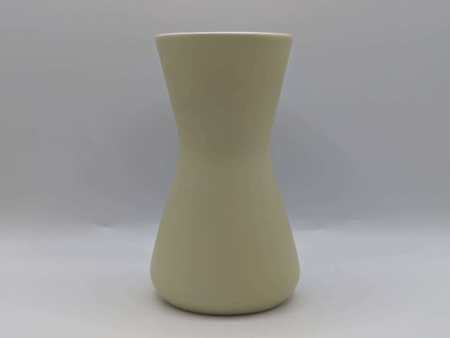 Goedewaagen Gouda Holland ceramic hourglass vase