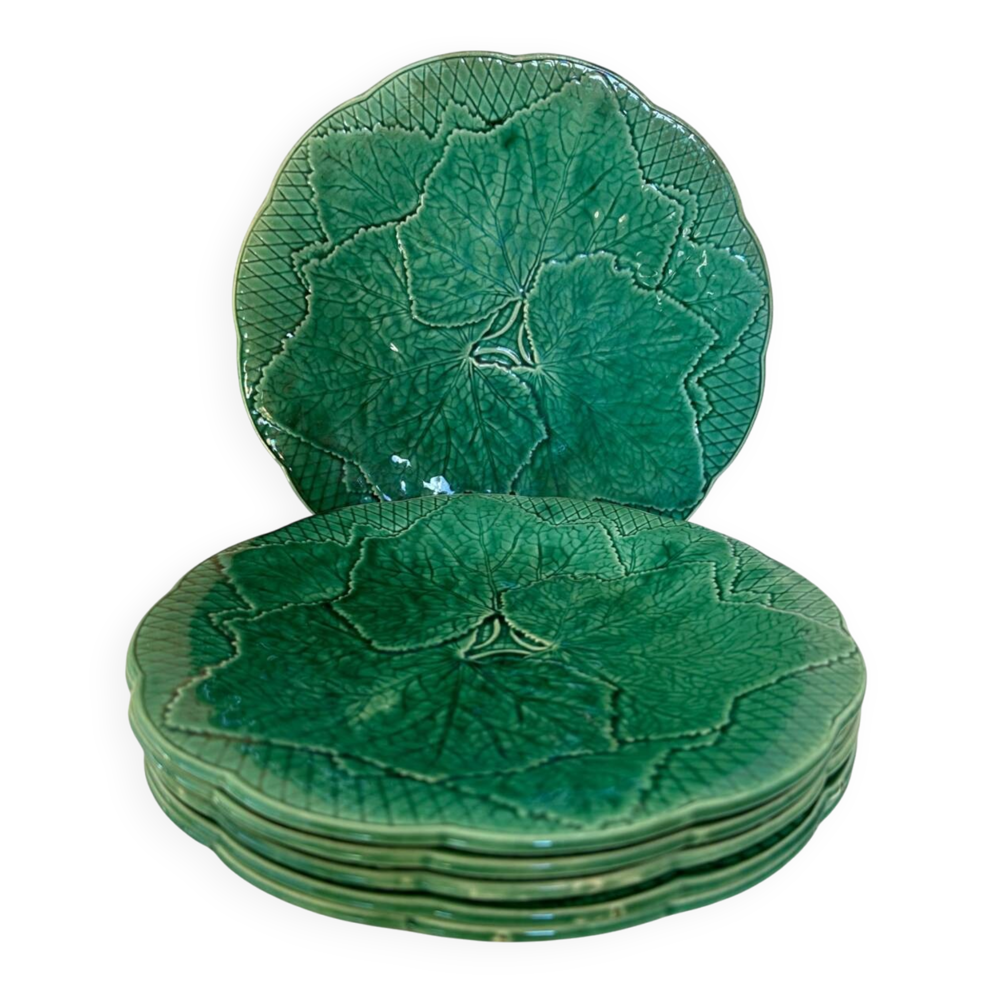 Set of 6 green earthenware dessert plates, vine leaf pattern.
