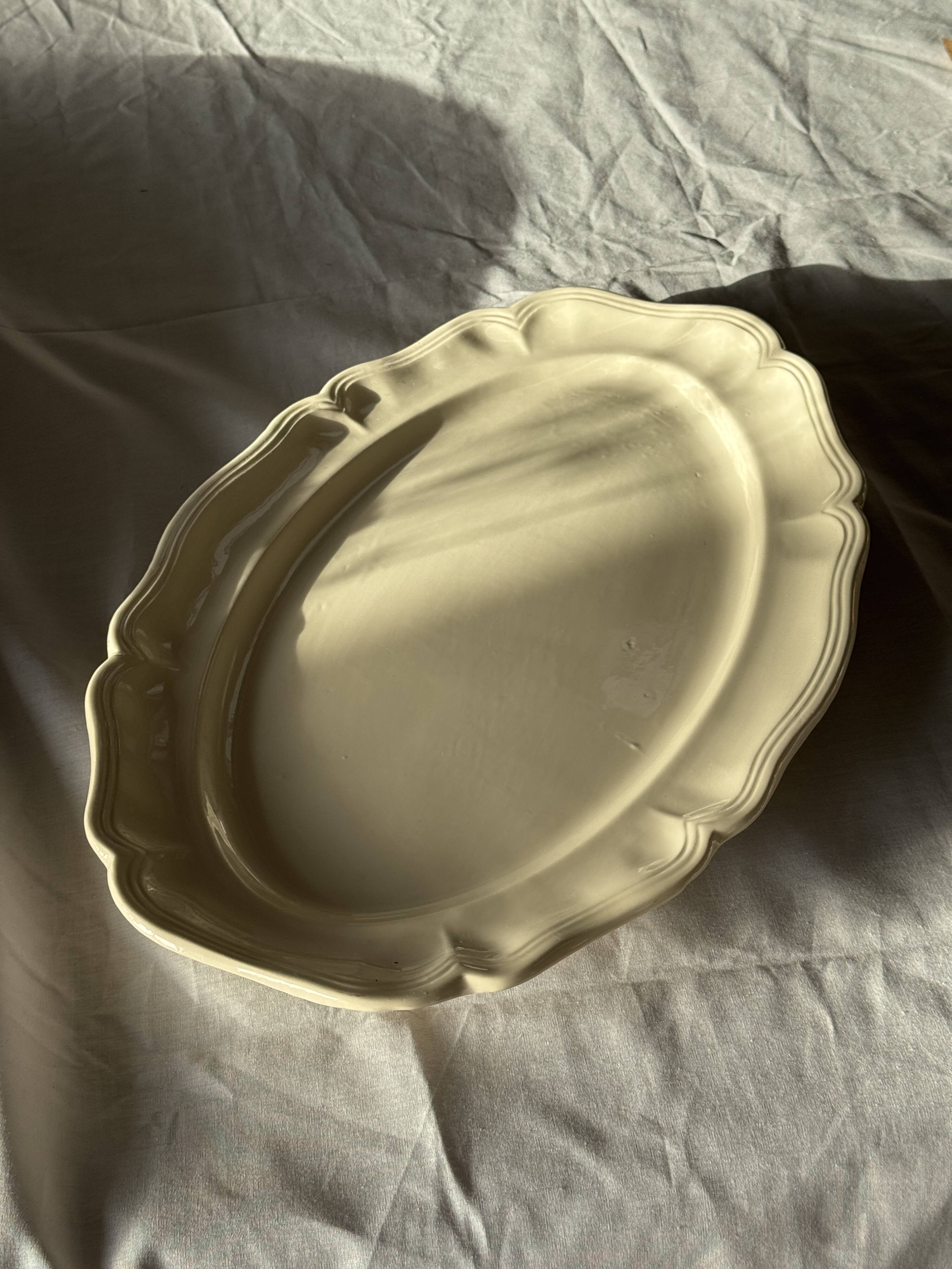 Large oval cream earthenware dish Sarreguemines France L44