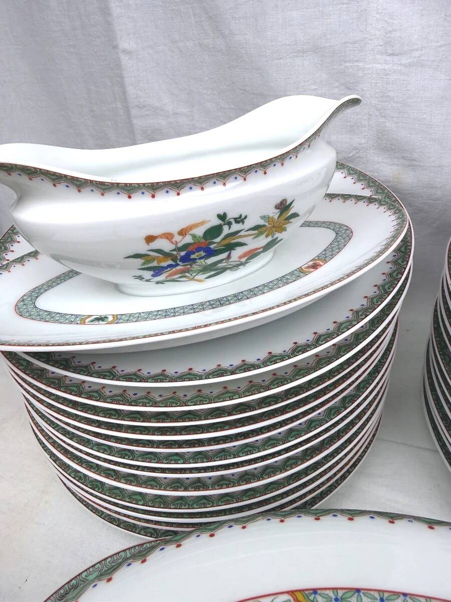 Service Volubilis blue, Old China, The Master Porcelain Makers of Limoges