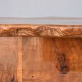 Bar brutalist free form in olive tree