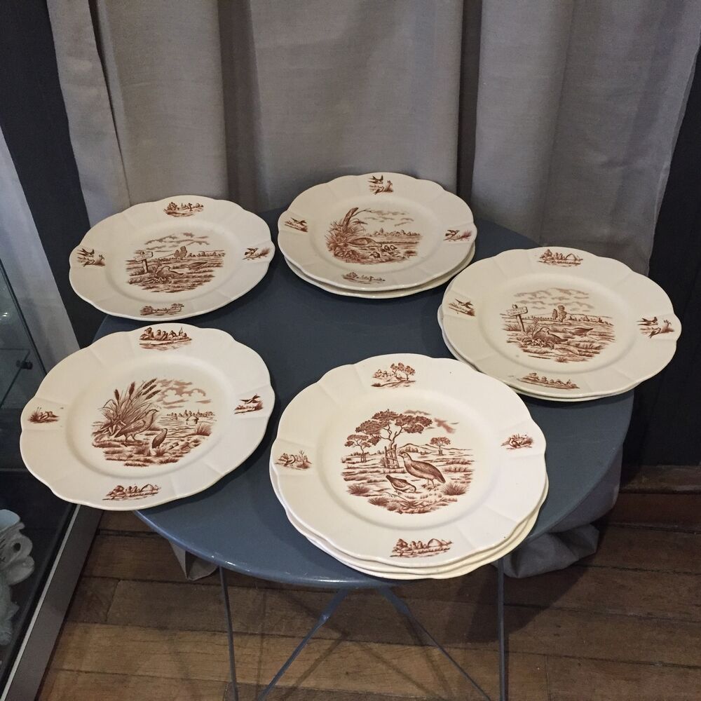 Suite of 9 flat plates in iron earth model burgundy longchamp decor hunting