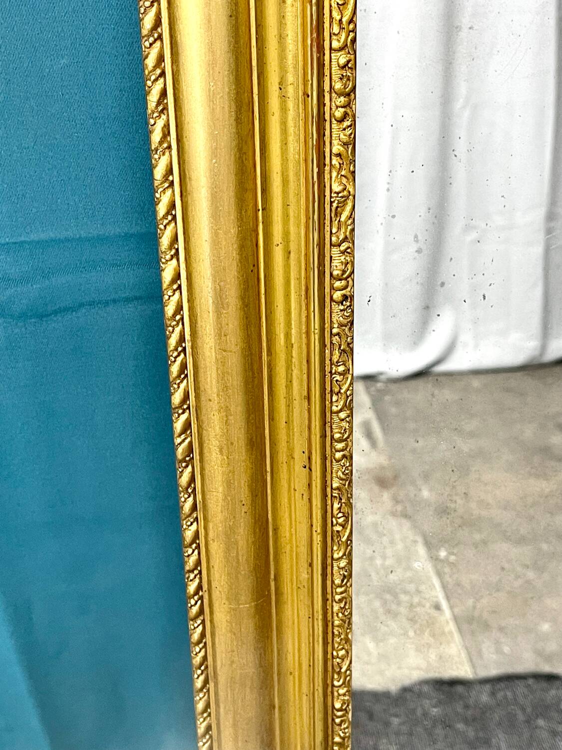 Antique mirror 150 x 65 cm Louis Philippe period. Gold leaf gilding. Very good condition
