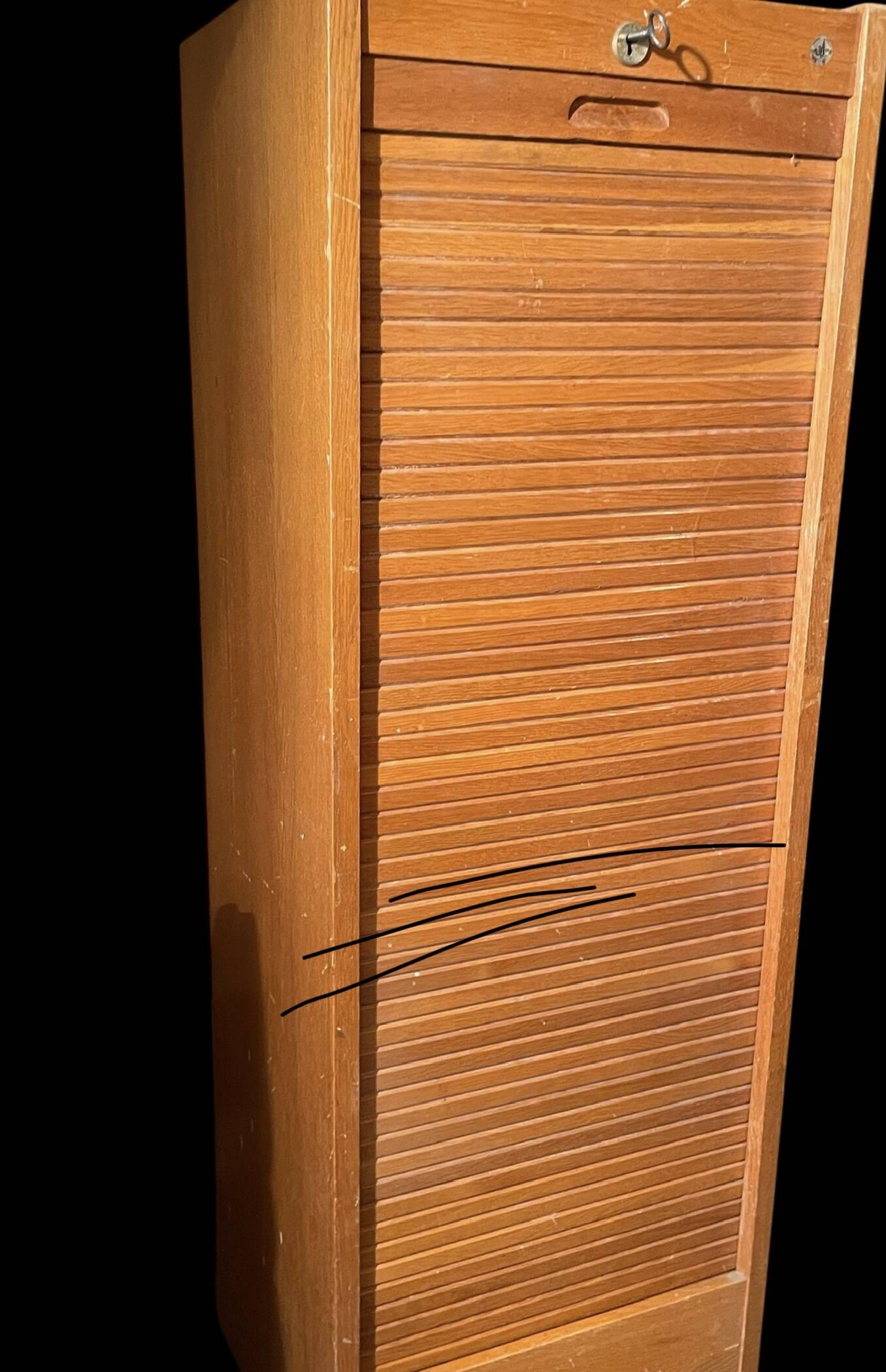 Curtain filing cabinet