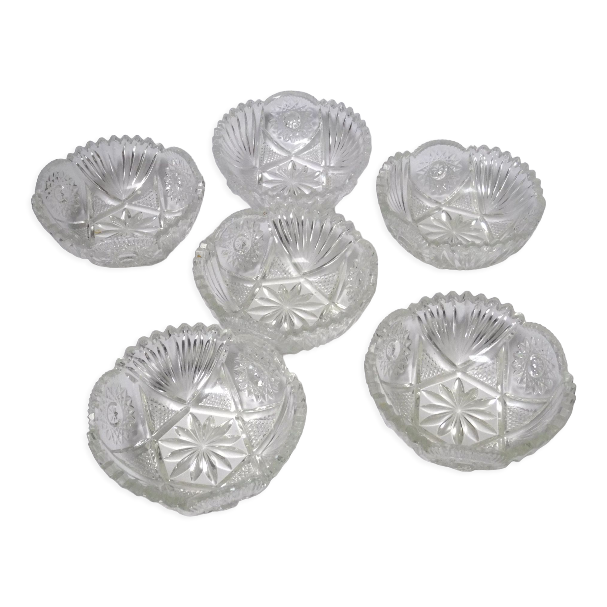 6 cups in chiseled glass