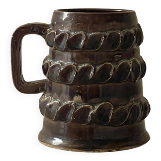 Accolay stoneware cup.