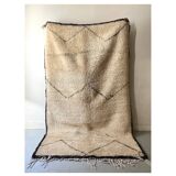 Large ancient Berber rug in ecru and black, 100% pure virgin wool.