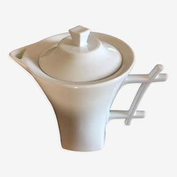 White porcelain teapot from Limoges stamped Medard de Noblat